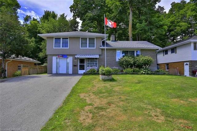 423 Edwin St, House detached with 4 bedrooms, 2 bathrooms and 4 parking in Kitchener ON | Card Image
