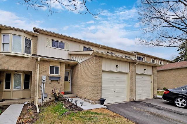 7 - 700 Harmony Rd N, Townhouse with 3 bedrooms, 3 bathrooms and 2 parking in Oshawa ON | Image 1