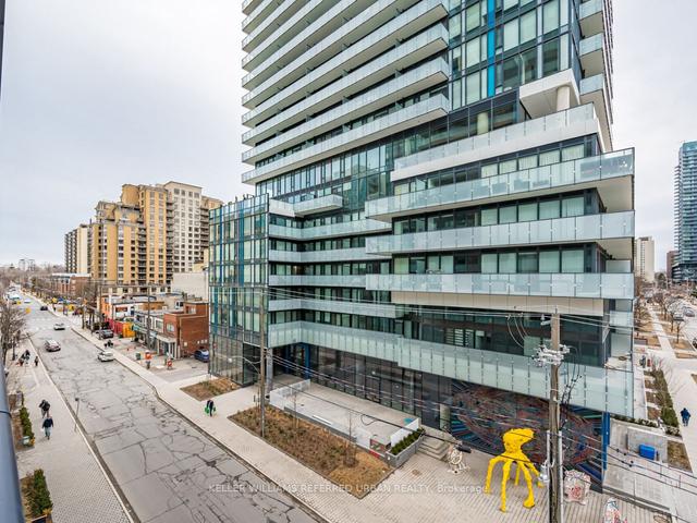 403 - 185 Roehampton Ave, Condo with 2 bedrooms, 2 bathrooms and 0 parking in Toronto ON | Image 14