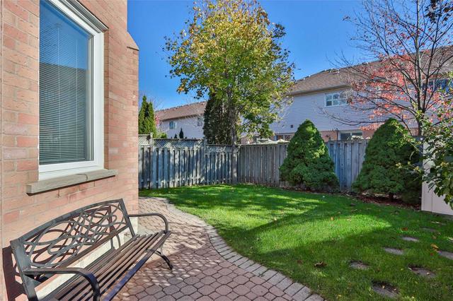 938 Binscarth Dr, House detached with 4 bedrooms, 3 bathrooms and 4 parking in Mississauga ON | Image 22