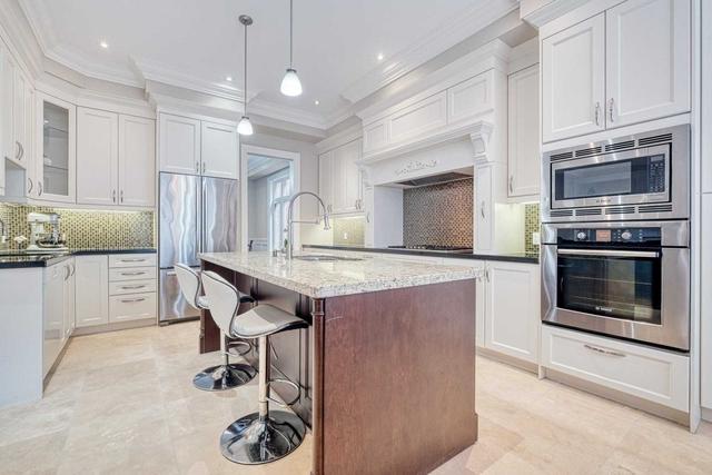 81 Stormont Ave, House detached with 5 bedrooms, 5 bathrooms and 4 parking in Toronto ON | Image 2