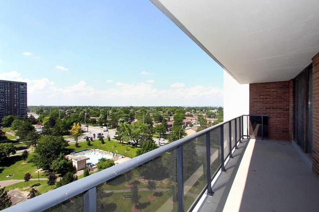 906 - 21 Knightsbridge Rd, Condo with 2 bedrooms, 1 bathrooms and 1 parking in Brampton ON | Image 14