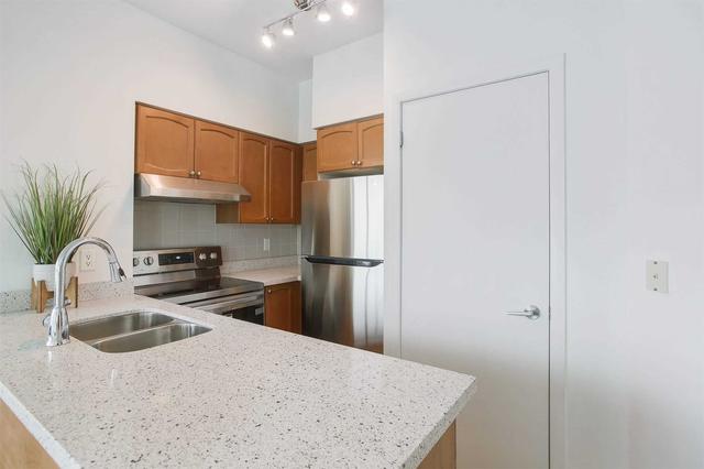 3508 - 219 Fort York Blvd, Condo with 2 bedrooms, 1 bathrooms and 1 parking in Toronto ON | Image 2