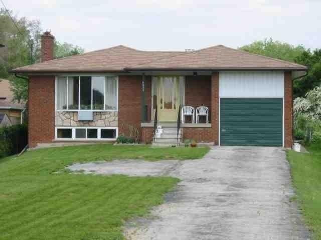 (main) - 6432 Kingston Rd, House detached with 3 bedrooms, 1 bathrooms and 10 parking in Toronto ON | Card Image