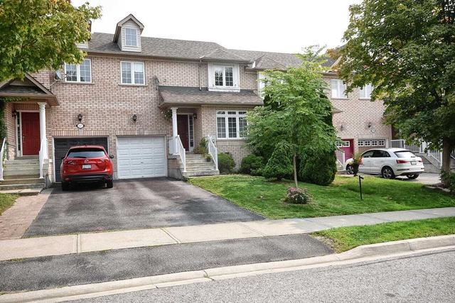 335 Spruce Grove Cres, House attached with 3 bedrooms, 4 bathrooms and 3 parking in Newmarket ON | Image 1