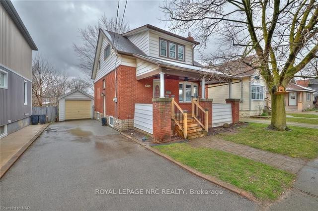 6414 Ker St, House detached with 3 bedrooms, 2 bathrooms and 3 parking in Niagara Falls ON | Image 1