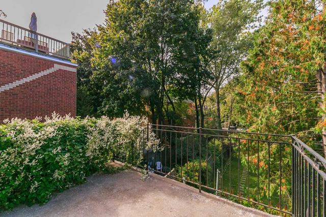 26 Curzon St, House semidetached with 3 bedrooms, 2 bathrooms and 0 parking in Toronto ON | Image 8