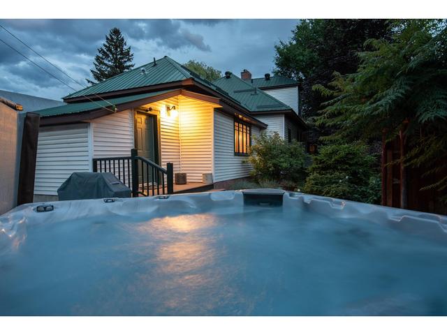 909 11th Street, House detached with 4 bedrooms, 4 bathrooms and 3 parking in Golden BC | Image 58