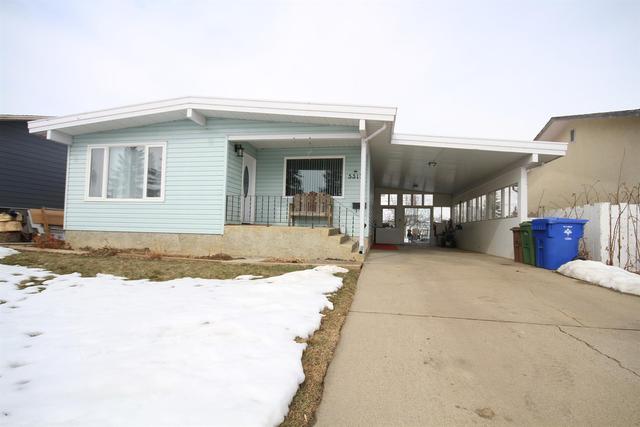 5317 42 Avenue, House detached with 4 bedrooms, 2 bathrooms and 5 parking in Taber MD AB | Image 1