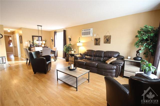 4 - 171 Mabel Street, Condo with 2 bedrooms, 1 bathrooms and 1 parking in The Nation ON | Image 6
