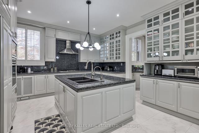 60 Dunvegan Rd, House detached with 7 bedrooms, 9 bathrooms and 10 parking in Toronto ON | Image 6