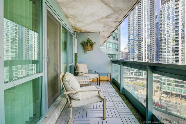 1101 - 10 Queens Quay W, Condo with 1 bedrooms, 2 bathrooms and 1 parking in Toronto ON | Image 17