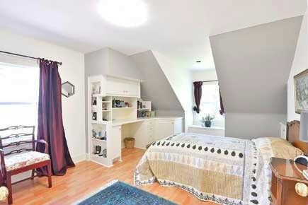 18 Brule Gdns, House detached with 4 bedrooms, 3 bathrooms and 2 parking in Toronto ON | Image 12