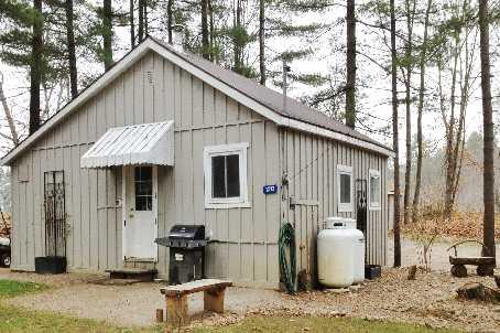 1013 Nagaya Rd, House detached with 3 bedrooms, 1 bathrooms and 3 parking in Gravenhurst ON | Image 1