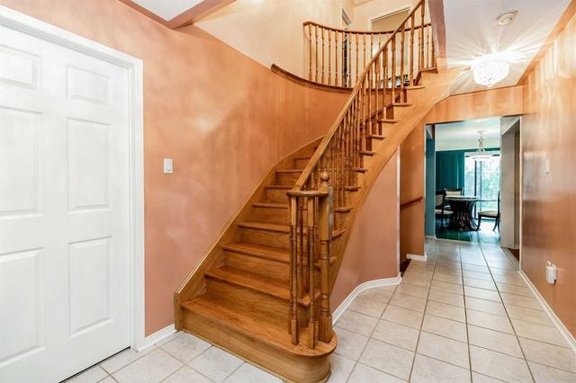 128 Springview Dr, House detached with 4 bedrooms, 4 bathrooms and 6 parking in Brampton ON | Image 8
