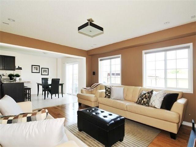 30 Oceanpearl Cres, House detached with 3 bedrooms, 3 bathrooms and 3 parking in Whitby ON | Image 5