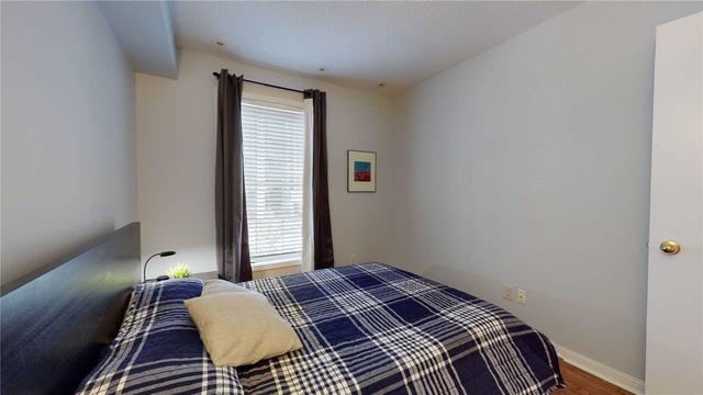 639 - 3 Everson Dr, Townhouse with 2 bedrooms, 2 bathrooms and 1 parking in Toronto ON | Image 3