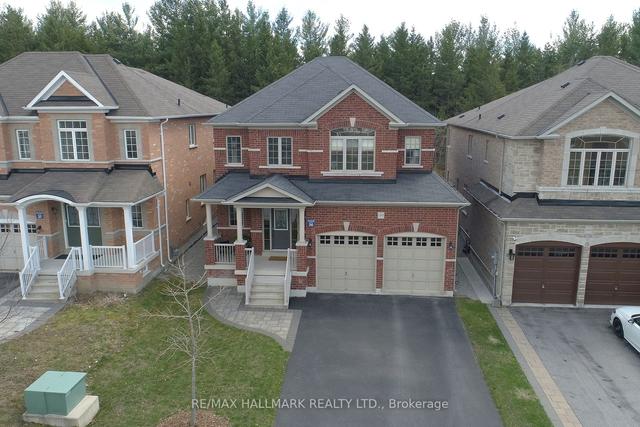 1207 Stuffles Cres, House detached with 4 bedrooms, 3 bathrooms and 6 parking in Newmarket ON | Image 1