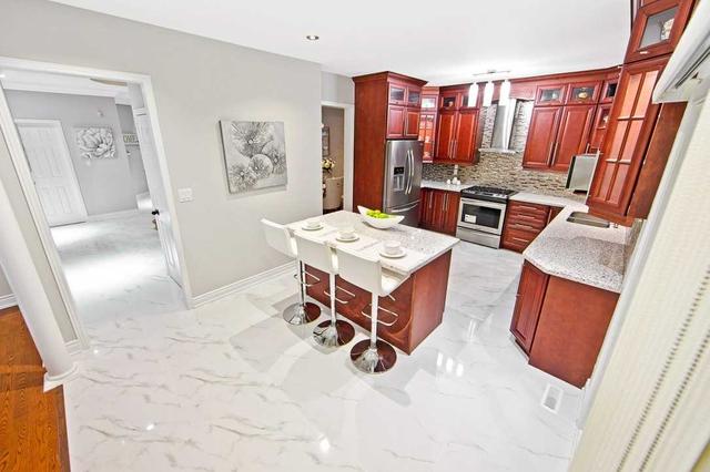 5336 Select Crt, House detached with 5 bedrooms, 5 bathrooms and 7 parking in Mississauga ON | Image 2