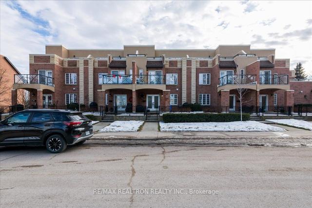 11 White Oaks Rd, Townhouse with 2 bedrooms, 3 bathrooms and 2 parking in Barrie ON | Image 30
