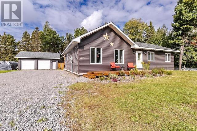 1229 Airport Rd, House detached with 3 bedrooms, 1 bathrooms and null parking in Sault Ste. Marie ON | Image 2