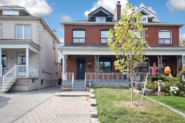 408 Northcliffe Blvd, House semidetached with 3 bedrooms, 2 bathrooms and 3 parking in Toronto ON | Image 1