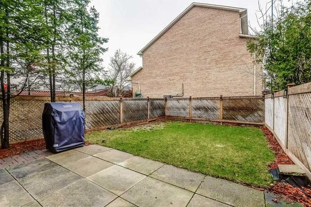 13 Rusthall Way, House attached with 3 bedrooms, 2 bathrooms and 3 parking in Brampton ON | Image 27
