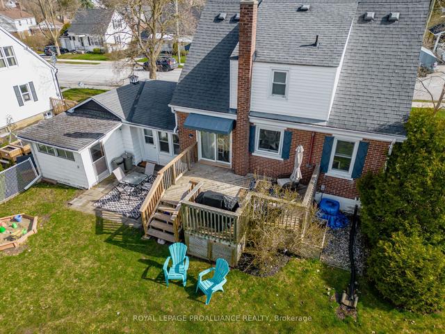 32 Fairway Ave, House detached with 2 bedrooms, 2 bathrooms and 3 parking in Belleville ON | Image 31