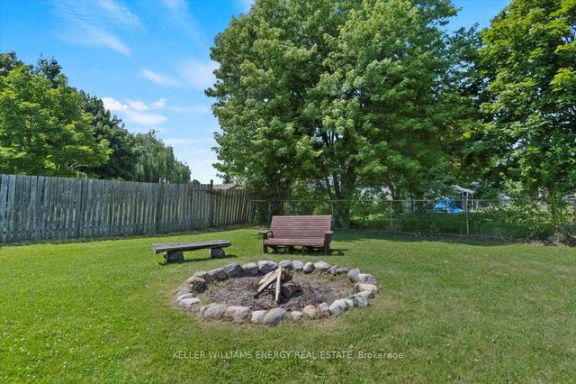 79 Hillside Dr, House detached with 3 bedrooms, 2 bathrooms and 14 parking in Kawartha Lakes ON | Image 27