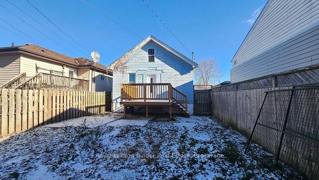 989 Oak Ave, House detached with 3 bedrooms, 2 bathrooms and 0 parking in Windsor ON | Image 9