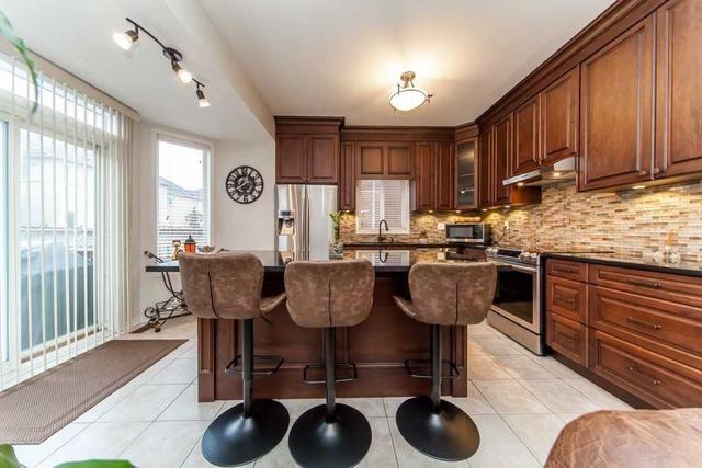 3637 Emery Dr, House detached with 3 bedrooms, 4 bathrooms and 3 parking in Mississauga ON | Image 9