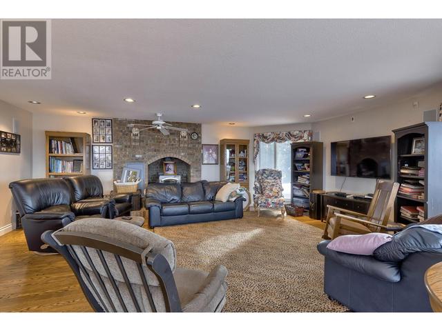 1135 Graf Road, House detached with 4 bedrooms, 4 bathrooms and 18 parking in Kelowna BC | Image 32