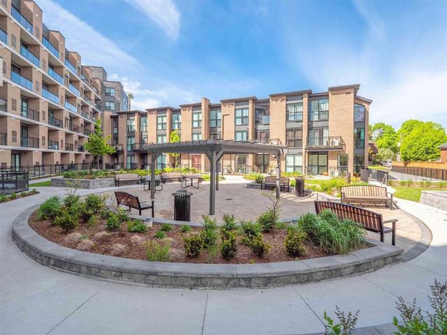 121 - 1 Falaise Rd, Condo with 2 bedrooms, 2 bathrooms and 1 parking in Toronto ON | Image 4