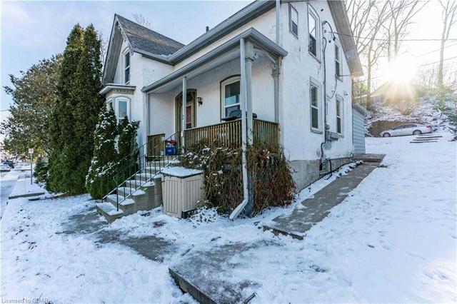 66 Queen St W, House detached with 5 bedrooms, 4 bathrooms and 6 parking in Cambridge ON | Image 10