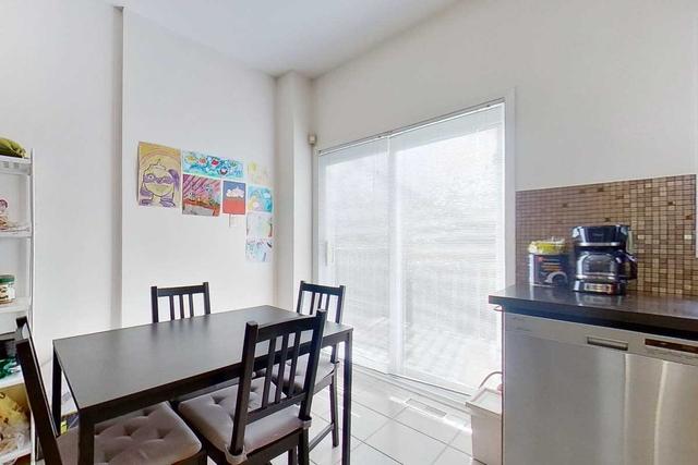 7 - 7 Dervock Cres, Townhouse with 2 bedrooms, 3 bathrooms and 2 parking in Toronto ON | Image 2