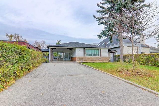 34 Lisburn Cres, House detached with 5 bedrooms, 3 bathrooms and 5 parking in Toronto ON | Image 1