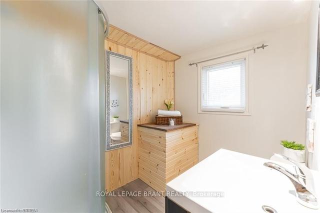 9296 Beachwood Rd, House detached with 2 bedrooms, 1 bathrooms and 2 parking in Collingwood ON | Image 25