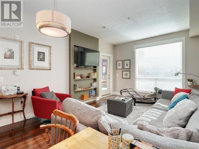 309 - 4529 West Saanich Rd, Condo with 2 bedrooms, 1 bathrooms and 1 parking in Saanich BC | Image 3