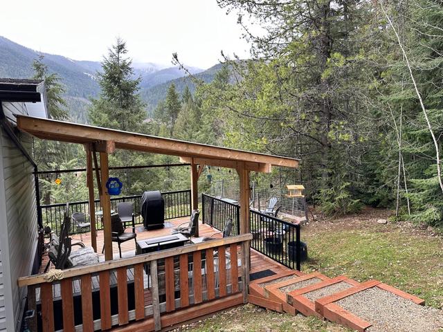 4248 Ross Spur Road, House detached with 2 bedrooms, 2 bathrooms and 5 parking in Central Kootenay G BC | Image 26