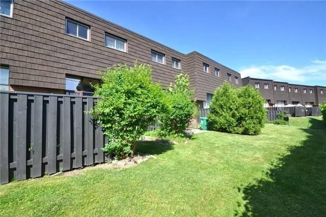 112 Darras Crt, Townhouse with 3 bedrooms, 2 bathrooms and 1 parking in Brampton ON | Image 15