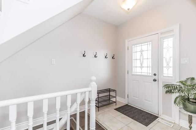 81 Tunbridge Rd, House detached with 3 bedrooms, 4 bathrooms and 2 parking in Barrie ON | Image 3