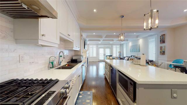19 b Alan Ave, House detached with 4 bedrooms, 4 bathrooms and 3 parking in Toronto ON | Image 2