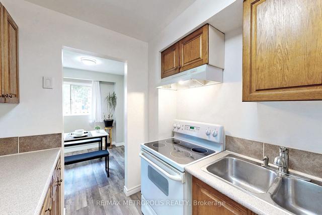 108 - 921 Burns St W, Townhouse with 3 bedrooms, 1 bathrooms and 2 parking in Whitby ON | Image 4