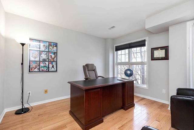 23 Niagara St, Townhouse with 3 bedrooms, 3 bathrooms and 1 parking in Toronto ON | Image 9