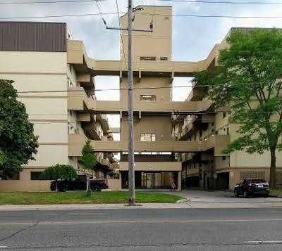 106 - 665 Kennedy Rd, Condo with 3 bedrooms, 2 bathrooms and 2 parking in Toronto ON | Image 1