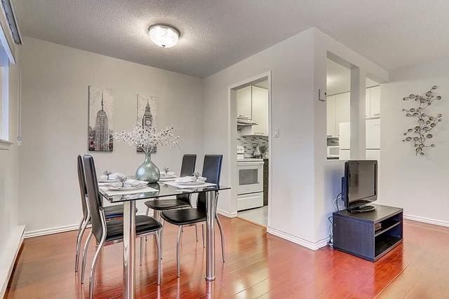 78 Harris Way, Townhouse with 3 bedrooms, 3 bathrooms and 2 parking in Markham ON | Image 2