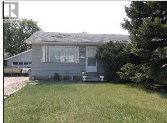 9827 91a Avenue, House detached with 2 bedrooms, 2 bathrooms and 4 parking in Mackenzie County AB | Card Image