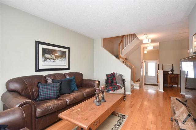 6229 Arbourwood Drive, Townhouse with 3 bedrooms, 3 bathrooms and 3 parking in Ottawa ON | Image 10