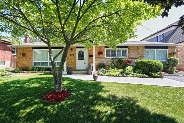423 Scarsdale Cres, House detached with 3 bedrooms, 2 bathrooms and 4 parking in Oakville ON | Image 2