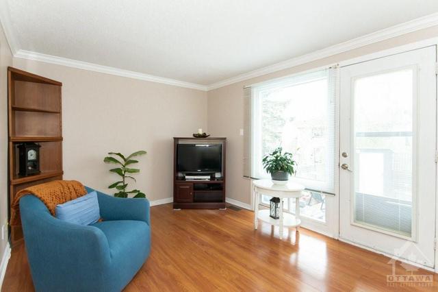 g - 52 Sumac Street, Townhouse with 3 bedrooms, 2 bathrooms and 1 parking in Ottawa ON | Image 11